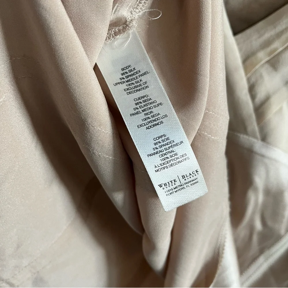 White House Black Market Silk Stretch Timeless V-Neck Tank Size 6 - Picture 9 of 10